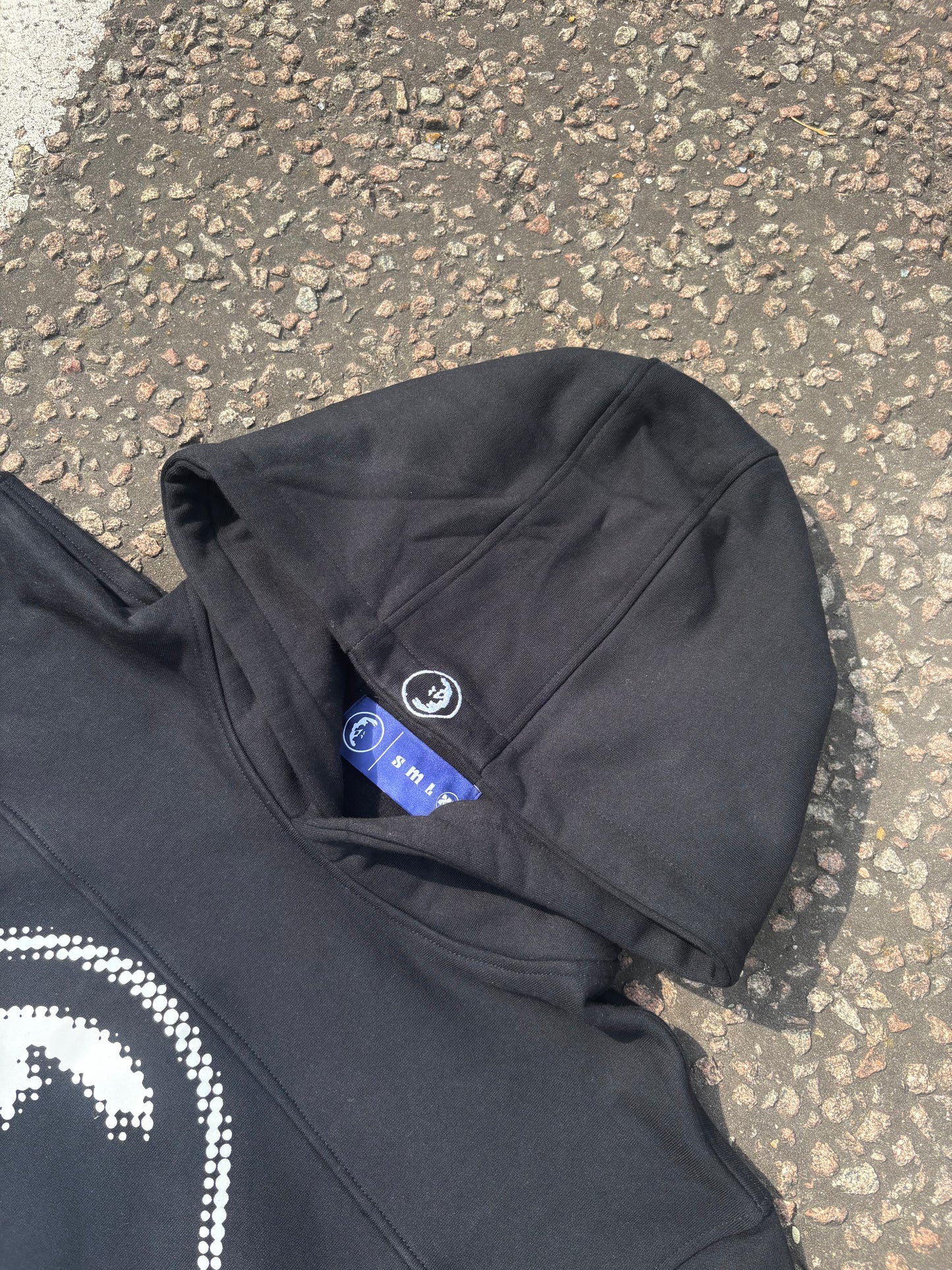 Black SVENZ tee
