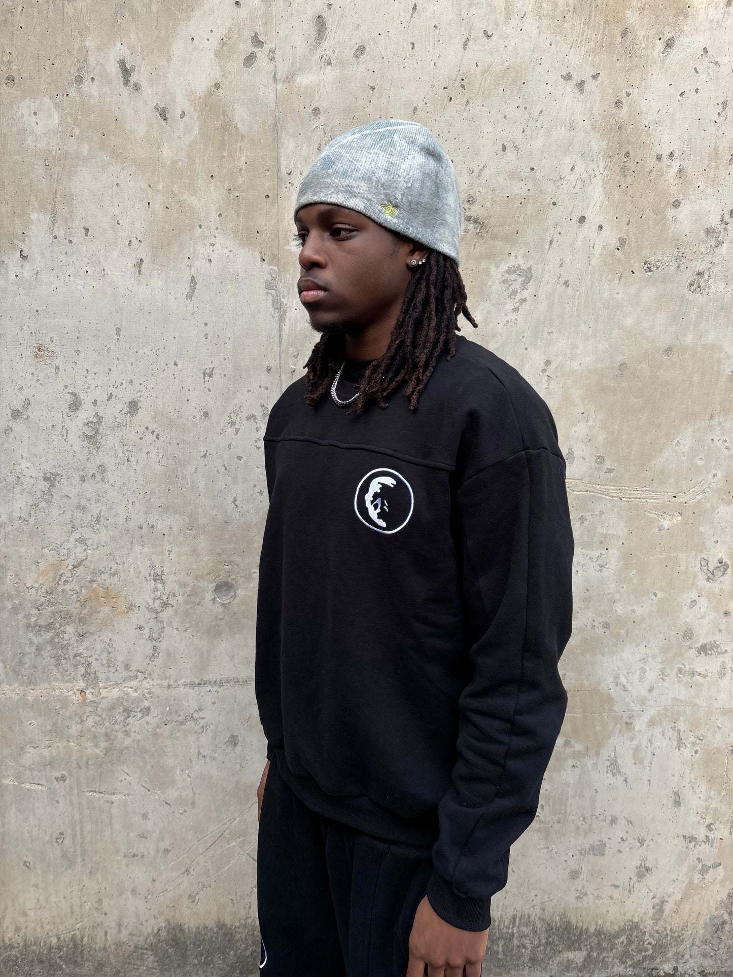 BLACK SVENZ CREWNECK