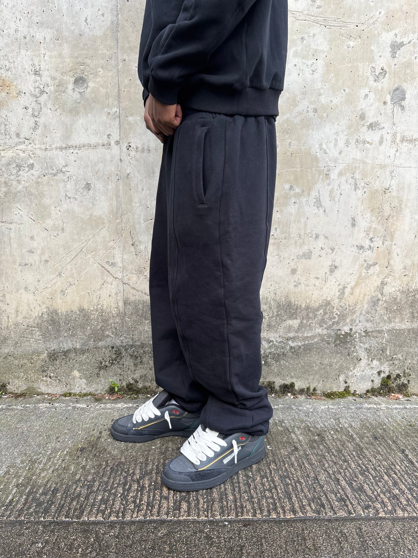 BLACK SVENZ JOGGERS